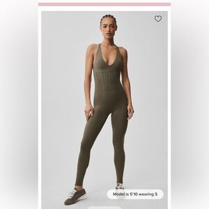 NWT Alo yoga jumpsuit XXS and FREE GIFT